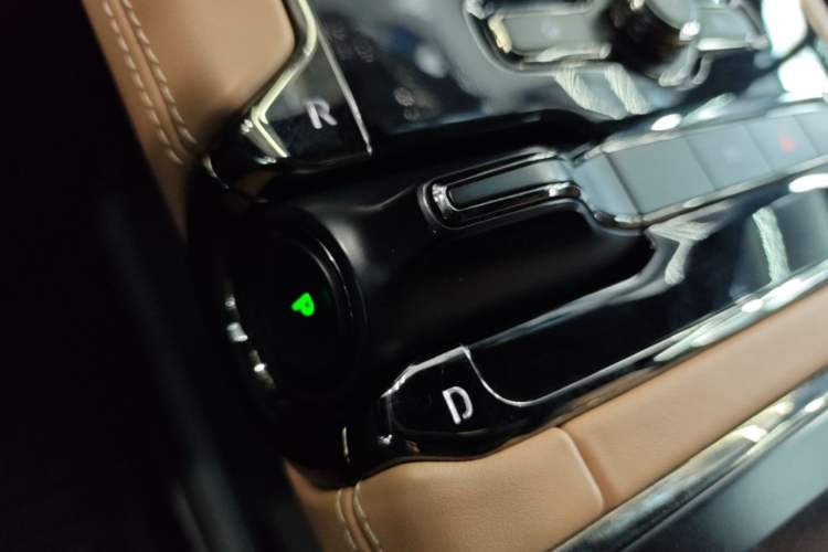 Used Nio ES8 2020 415 KM Signature Edition 7-Seater Version Gear Lever