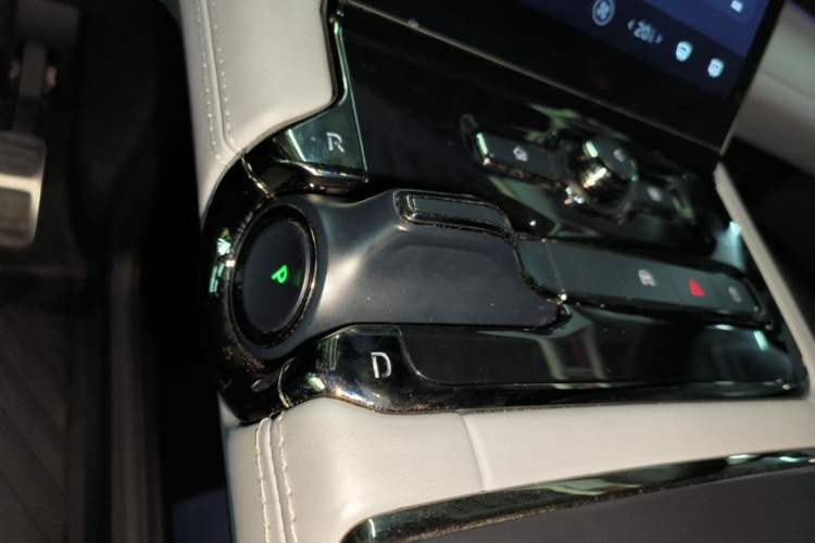 Used Nio ES8 2020 415 km Signature Edition 6-Seater Version Gear Lever