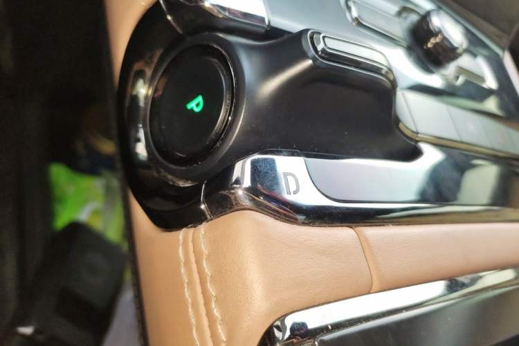 Used Nio ES8 2020 415 km Signature Edition 6-Seater Version Gear Lever