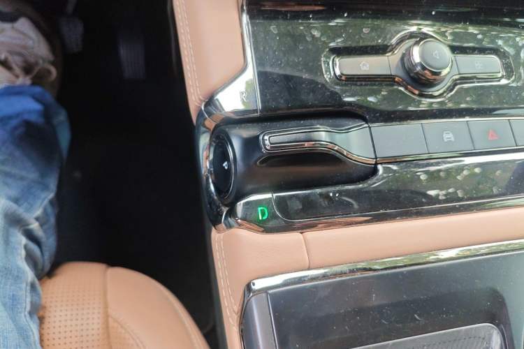 Used Nio ES8 2020 580 km Signature Edition 7-Seater Version Gear Lever