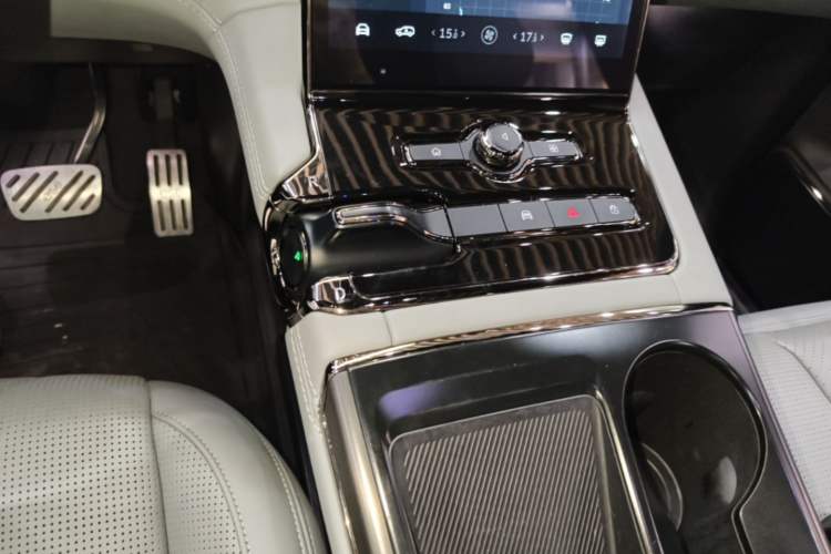 Used Nio ES8 2020 415 km Signature Edition 6-Seater Version Gear Lever
