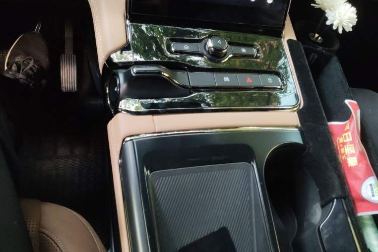 Used Nio ES8 2020 415 KM Signature Edition 7-Seater Version Gear Lever