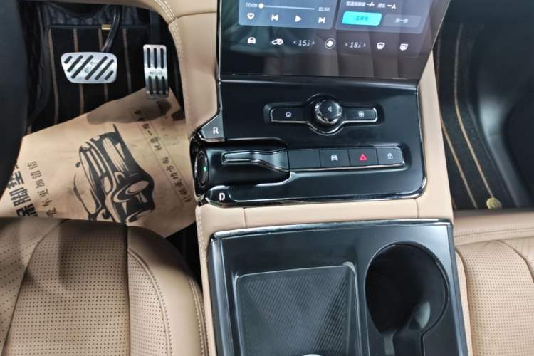 Used Nio ES8 2020 415 km Signature Edition 6-Seater Version Gear Lever
