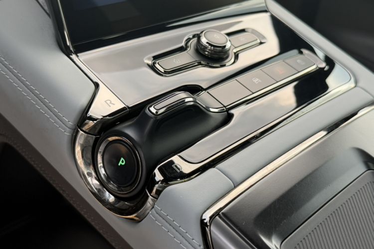 Used Nio ES8 2020 580 km Range Signature Edition Six-Seater Version Gear Lever