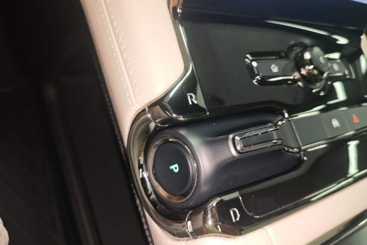 Used Nio ES8 2020 580 km Range Six-Seater Version Gear Lever