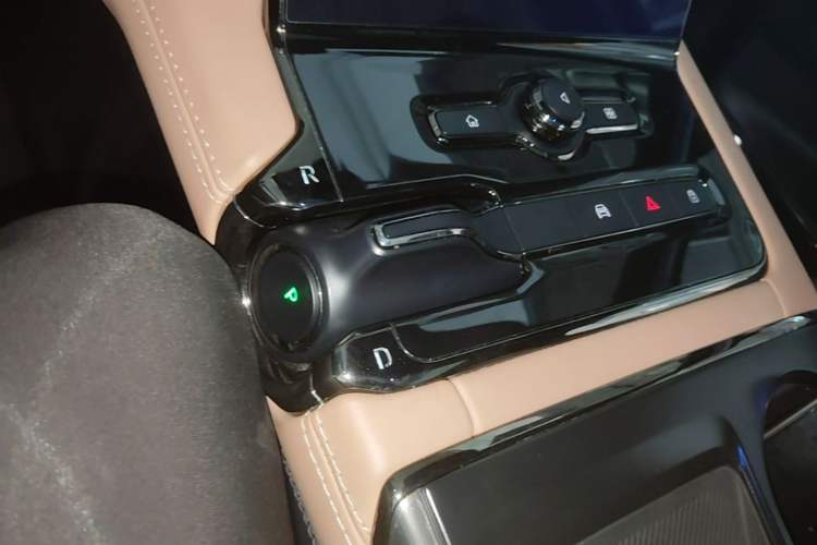 Used Nio ES8 2020 415 KM Signature Edition 7-Seater Version Gear Lever