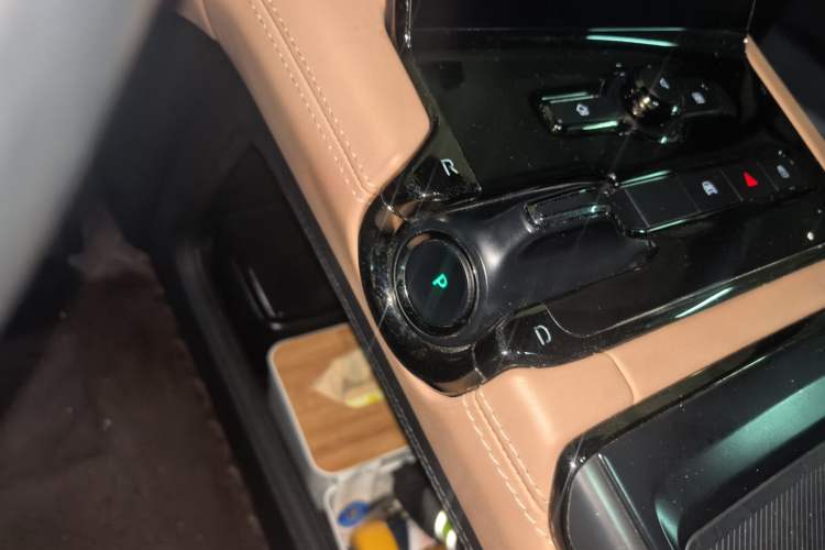 Used Nio ES8 2020 415 km Signature Edition 6-Seater Version Gear Lever