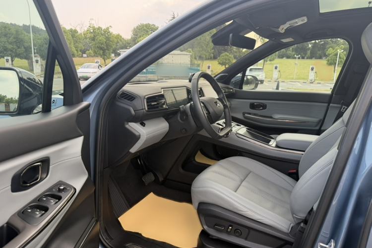 Used Nio ES8 2020 580 km Range Signature Edition Six-Seater Version Interior 2
