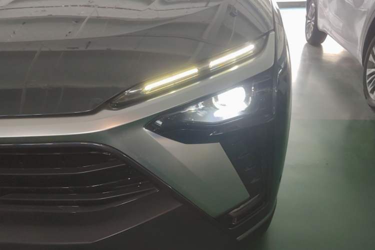 Used Nio ES8 2020 415 km Signature Edition 6-Seater Version Left Front Headlight