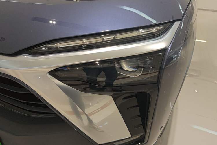 Used Nio ES8 2020 415 KM Signature Edition 7-Seater Version Left Front Headlight