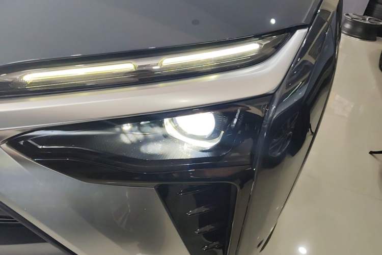 Used Nio ES8 2020 415 km Signature Edition 6-Seater Version Left Front Headlight