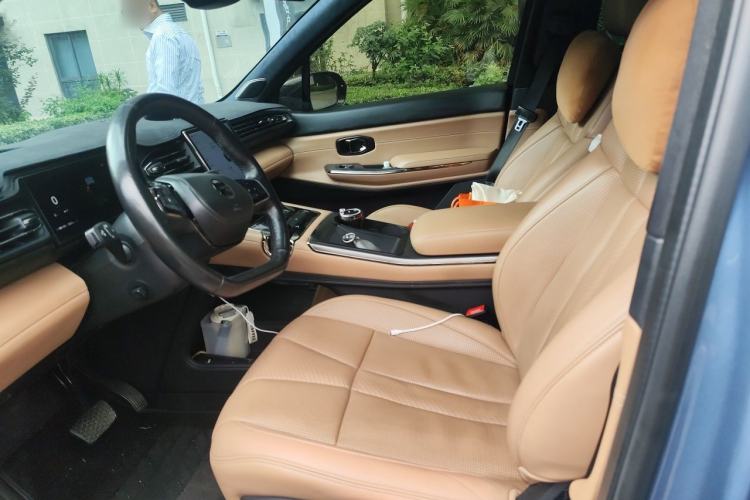 Used Nio ES8 2020 580 km Range Signature Edition Six-Seater Version Left Front Seat