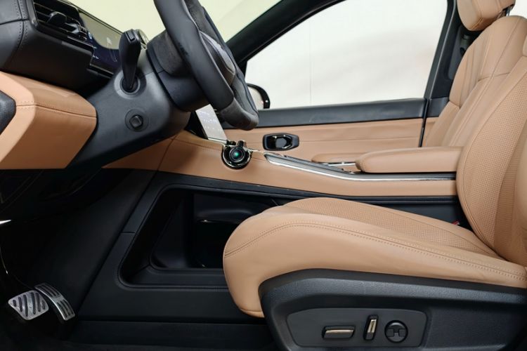 Used Nio ES8 2020 415 KM Signature Edition 7-Seater Version Left Front Seat