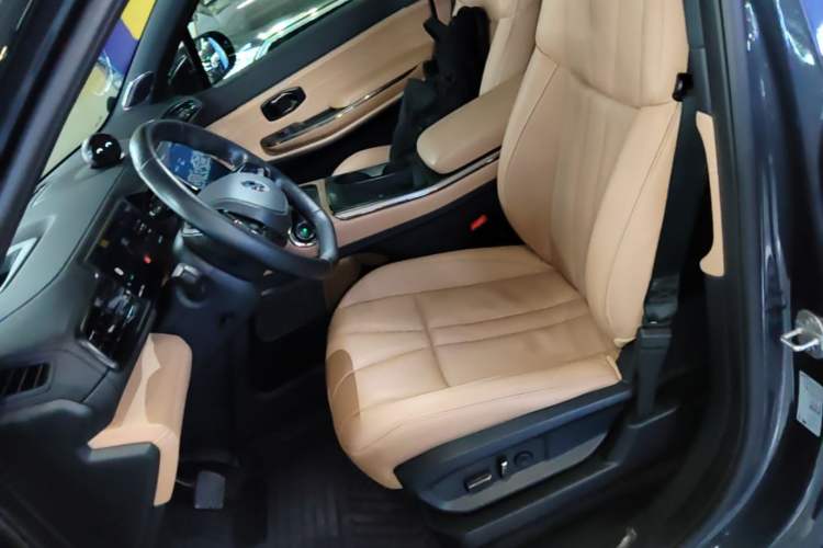 Used Nio ES8 2020 580 km Range Signature Edition Six-Seater Version Left Front Seat