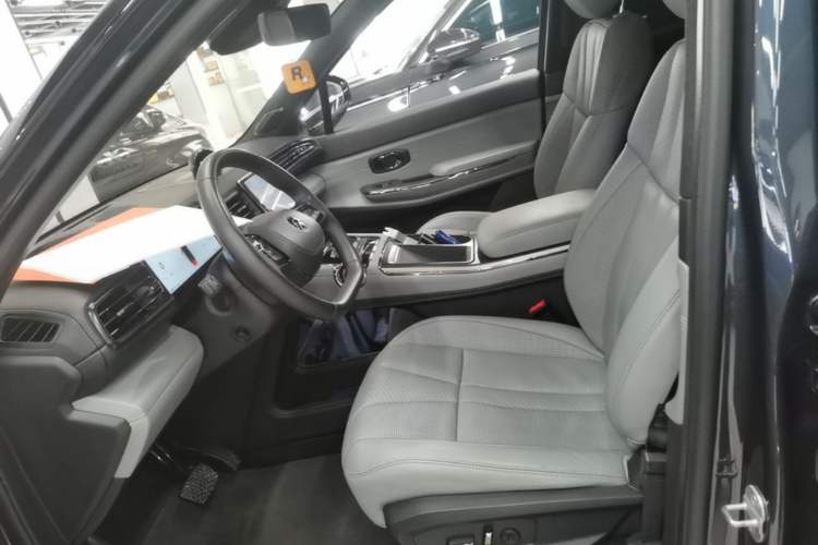 Used Nio ES8 2020 580 km Range Signature Edition Six-Seater Version Left Front Seat