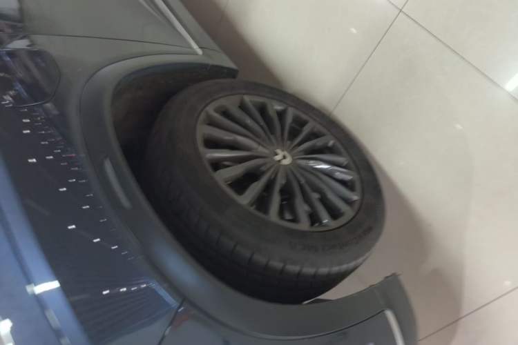 Used Nio ES8 2020 580 km Range Six-Seater Version Left Front Wheel Hub