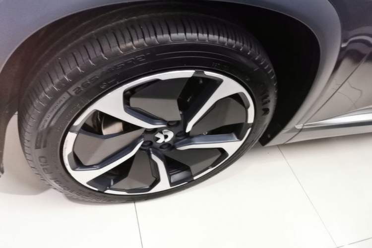 Used Nio ES8 2020 415 km Signature Edition 6-Seater Version Left Front Wheel Hub