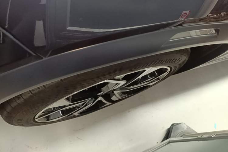 Used Nio ES8 2020 580 km Range Signature Edition Six-Seater Version Left Front Wheel Hub