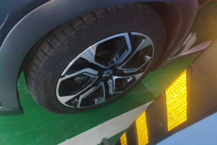Used Nio ES8 2020 450KM Signature Edition Six-Seater Version Left Front Wheel Hub