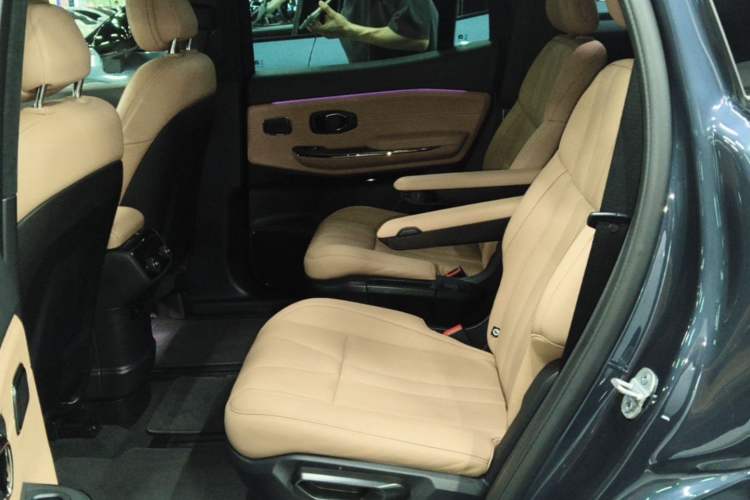 Used Nio ES8 2020 580 km Range Signature Edition Six-Seater Version Left Rear Seat