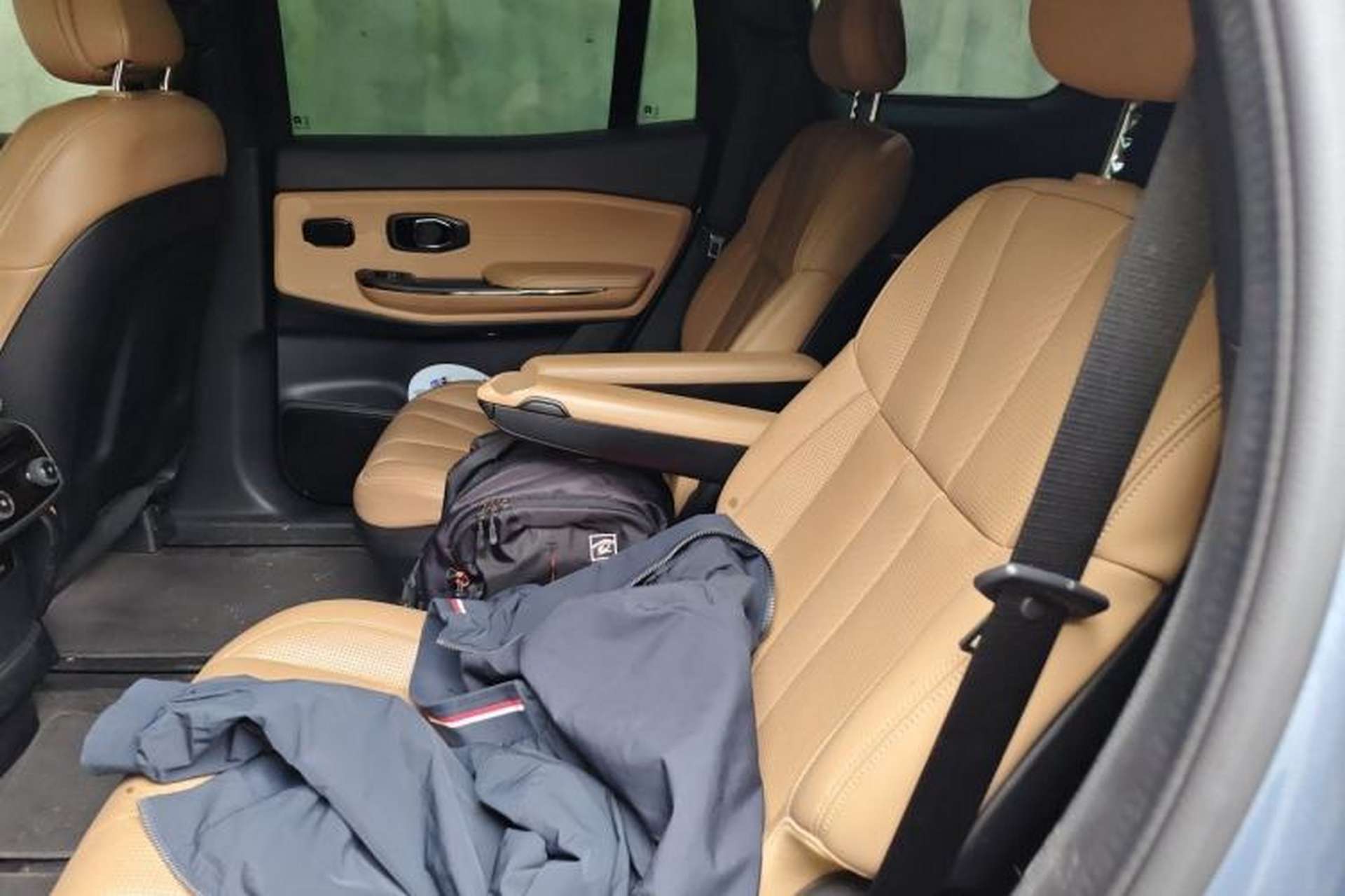 Used Nio ES8 2020 580 km Range Signature Edition Six-Seater Version Left Rear Seat