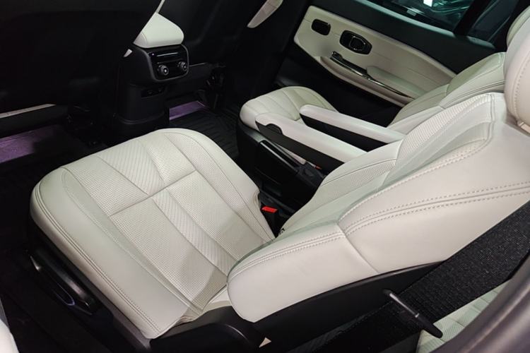 Used Nio ES8 2020 415 km Signature Edition 6-Seater Version Left Rear Seat