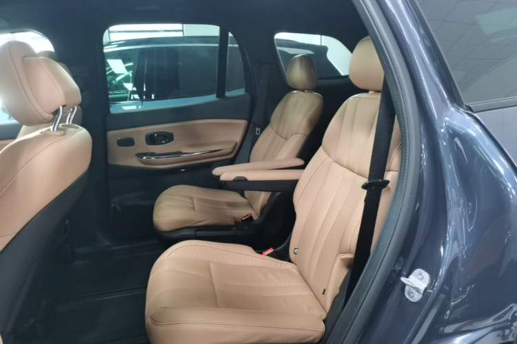 Used Nio ES8 2020 580 km Range Signature Edition Six-Seater Version Left Rear Seat