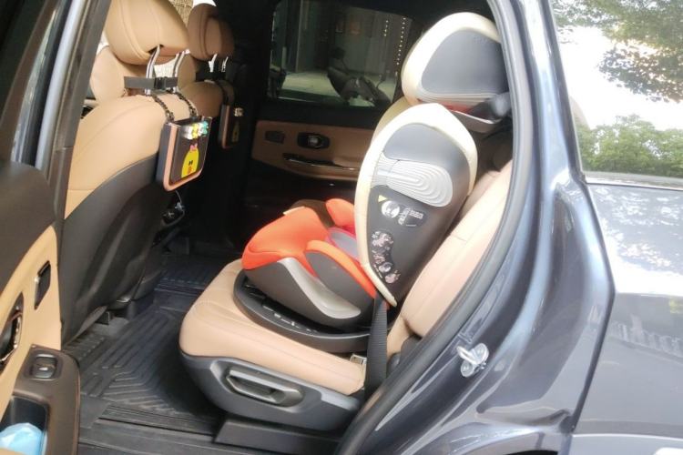 Used Nio ES8 2020 415 KM Signature Edition 7-Seater Version Left Rear Seat