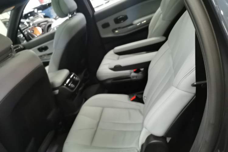 Used Nio ES8 2020 415 km Signature Edition 6-Seater Version Left Rear Seat
