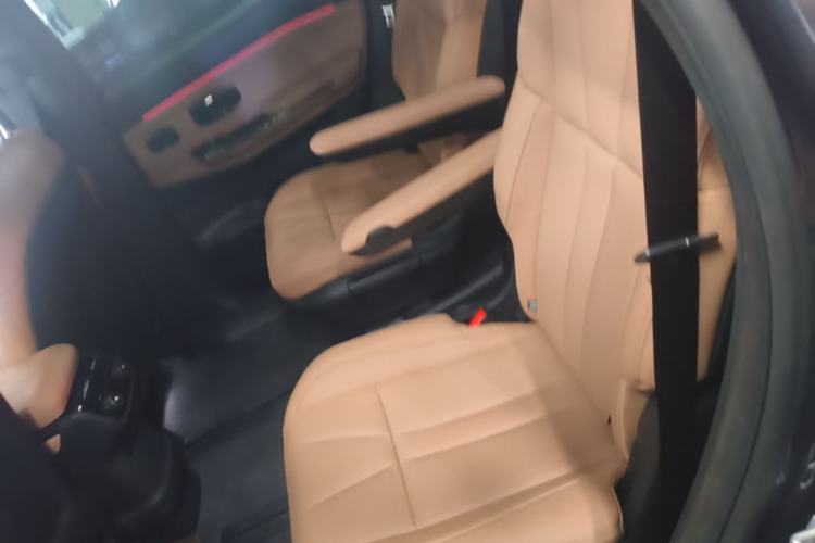 Used Nio ES8 2020 580 km Range Signature Edition Six-Seater Version Left Rear Seat