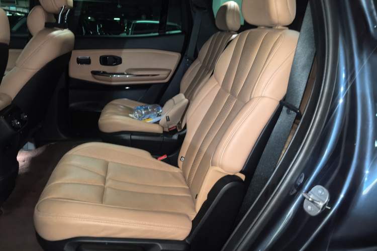 Used Nio ES8 2020 415 km Signature Edition 6-Seater Version Left Rear Seat