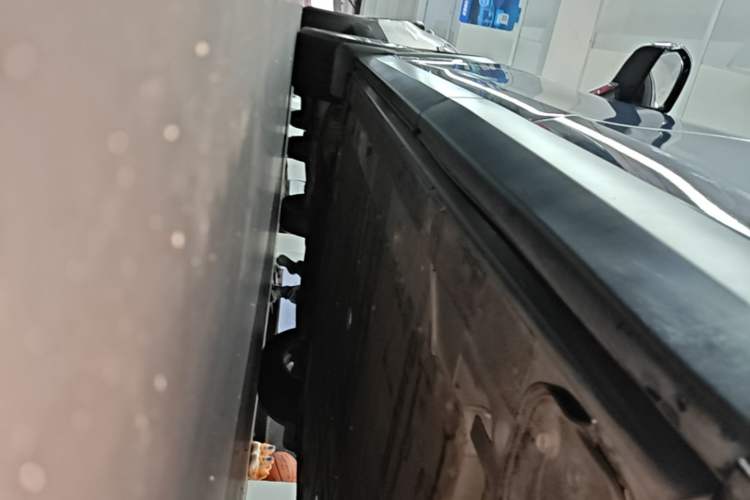 Used Nio ES8 2020 580 km Range Six-Seater Version Left Side Sill