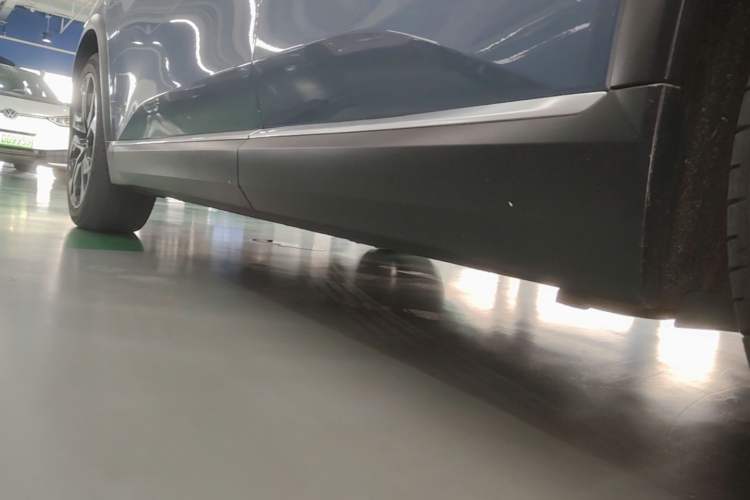 Used Nio ES8 2020 415 km Signature Edition 6-Seater Version Left Side Sill