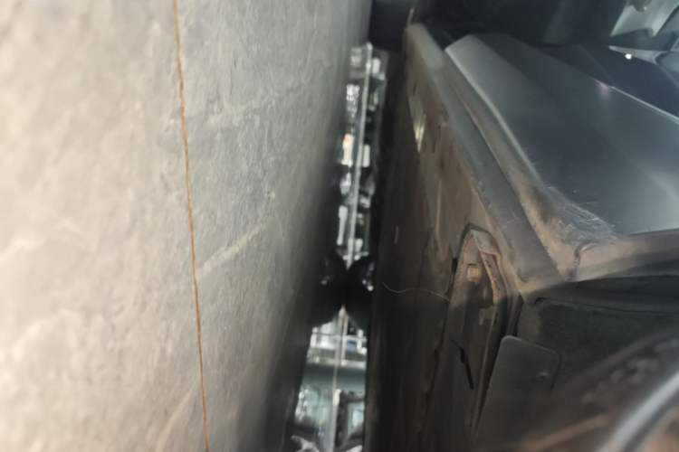 Used Nio ES8 2020 580 km Range Six-Seater Version Left Side Sill