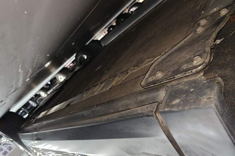 Used Nio ES8 2020 415 km Signature Edition 6-Seater Version Left Side Sill