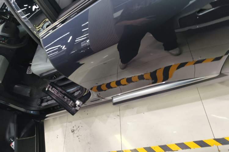 Used Nio ES8 2020 415 km Signature Edition 6-Seater Version Left Side Sill