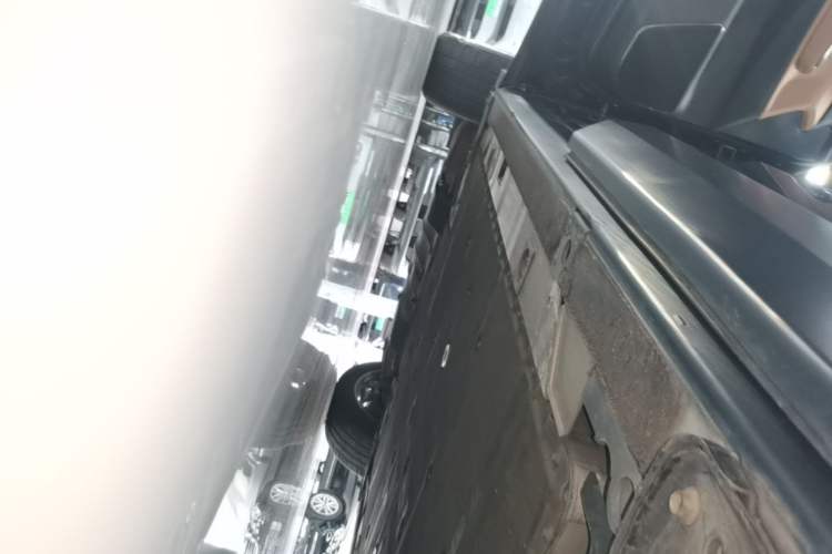Used Nio ES8 2020 580 km Range Signature Edition Six-Seater Version Left Side Sill