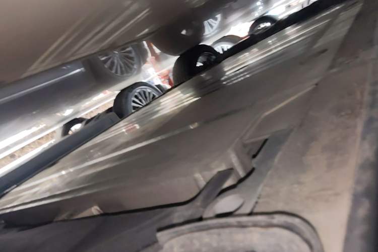 Used Nio ES8 2020 415 km Signature Edition 6-Seater Version Left Side Sill