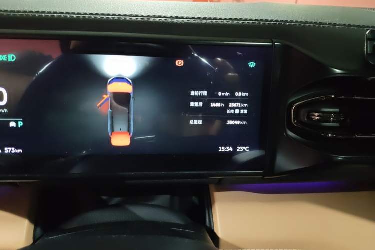 Used Nio ES8 2020 580 km Range Six-Seater Version Odometer Close Up