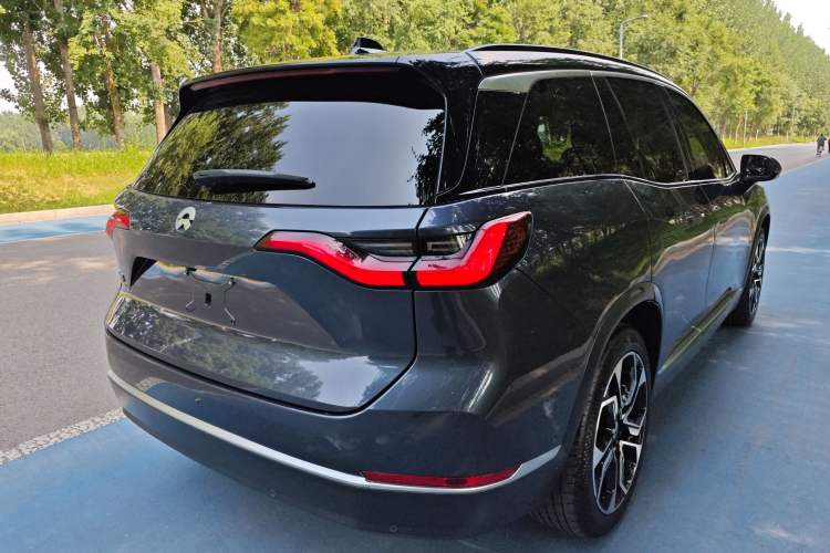 Used Nio ES8 2020 415 km Signature Edition 6-Seater Version Rear Right 45 Deg