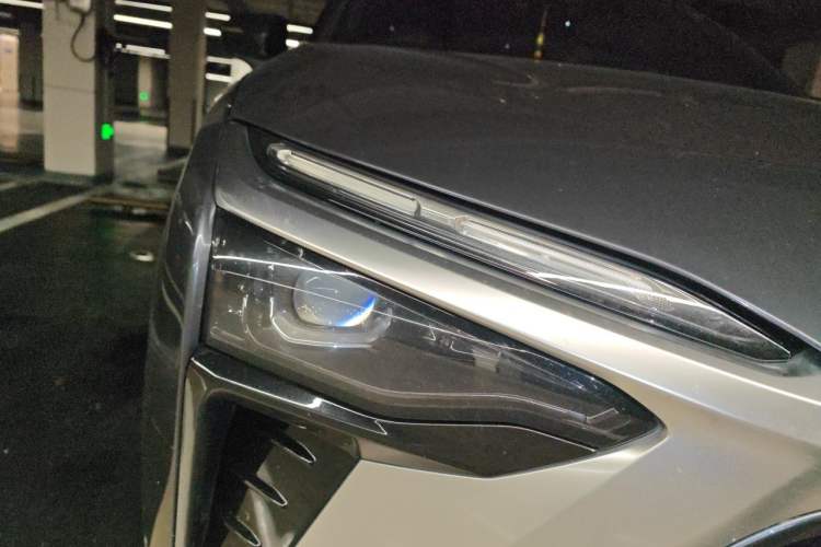 Used Nio ES8 2020 580 km Range Signature Edition Six-Seater Version Right Front Headlight