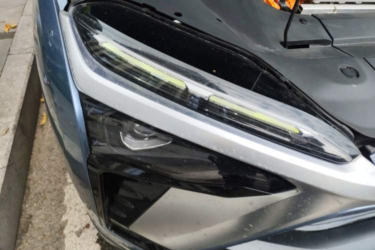 Used Nio ES8 2020 580 km Range Signature Edition Six-Seater Version Right Front Headlight