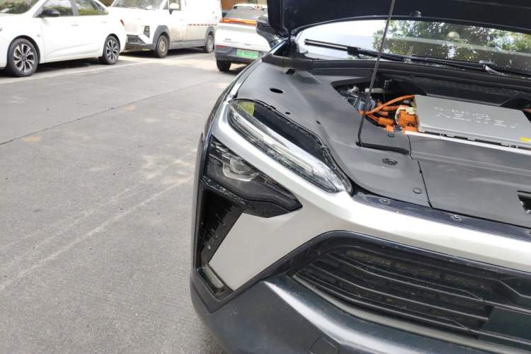 Used Nio ES8 2020 415 KM Signature Edition 7-Seater Version Right Front Headlight