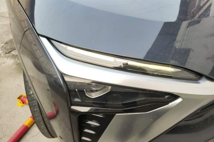 Used Nio ES8 2020 415 km Signature Edition 6-Seater Version Right Front Headlight
