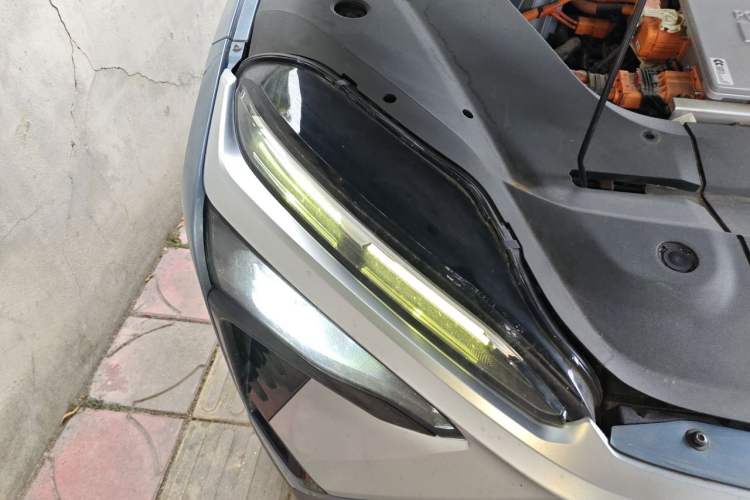 Used Nio ES8 2020 580 km Range Signature Edition Six-Seater Version Right Front Headlight