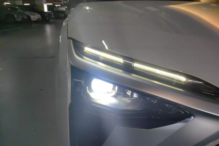 Used Nio ES8 2020 415 km Range 7-Seater Version Right Front Headlight