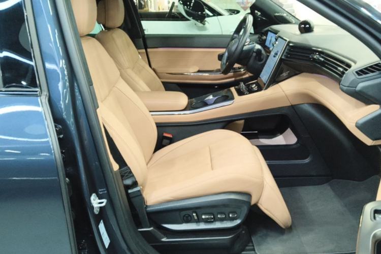 Used Nio ES8 2020 580 km Range Signature Edition Six-Seater Version Right Front Seat