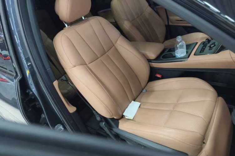 Used Nio ES8 2020 580 km Range Six-Seater Version Right Front Seat
