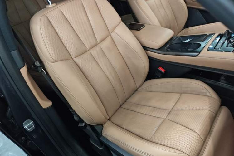 Used Nio ES8 2020 415 KM Signature Edition 7-Seater Version Right Front Seat
