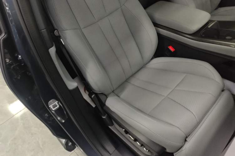 Used Nio ES8 2020 580 km Range Six-Seater Version Right Front Seat
